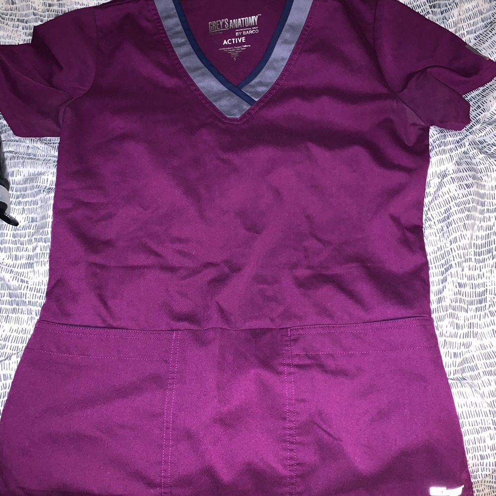 Greys anatomy scrub top size small